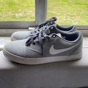 Nike SB check white and gray